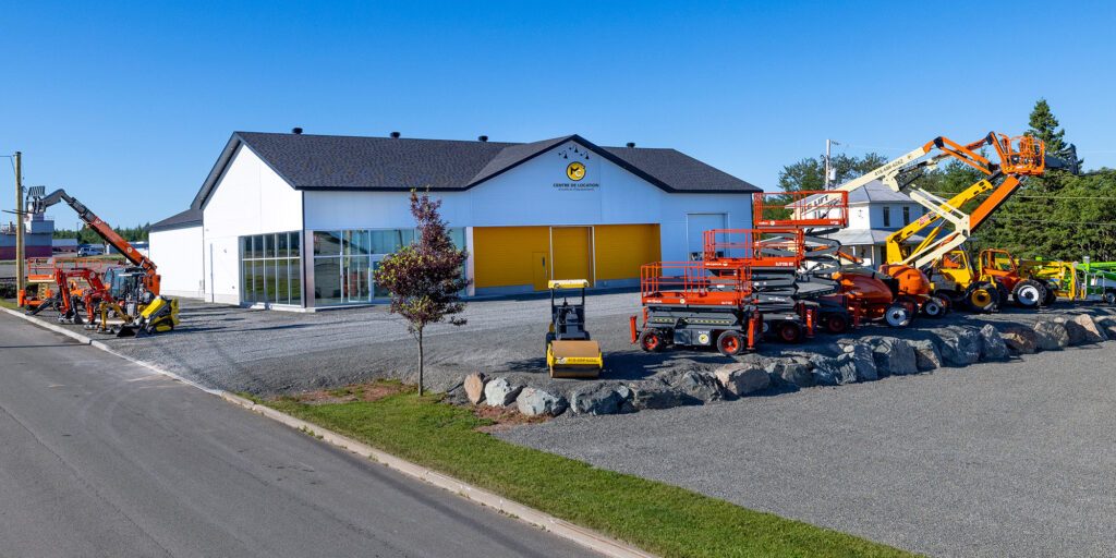 Vue extérieure du centre de location d'outils et d'équipements MC2 situé à Pabos en Gaspésie.